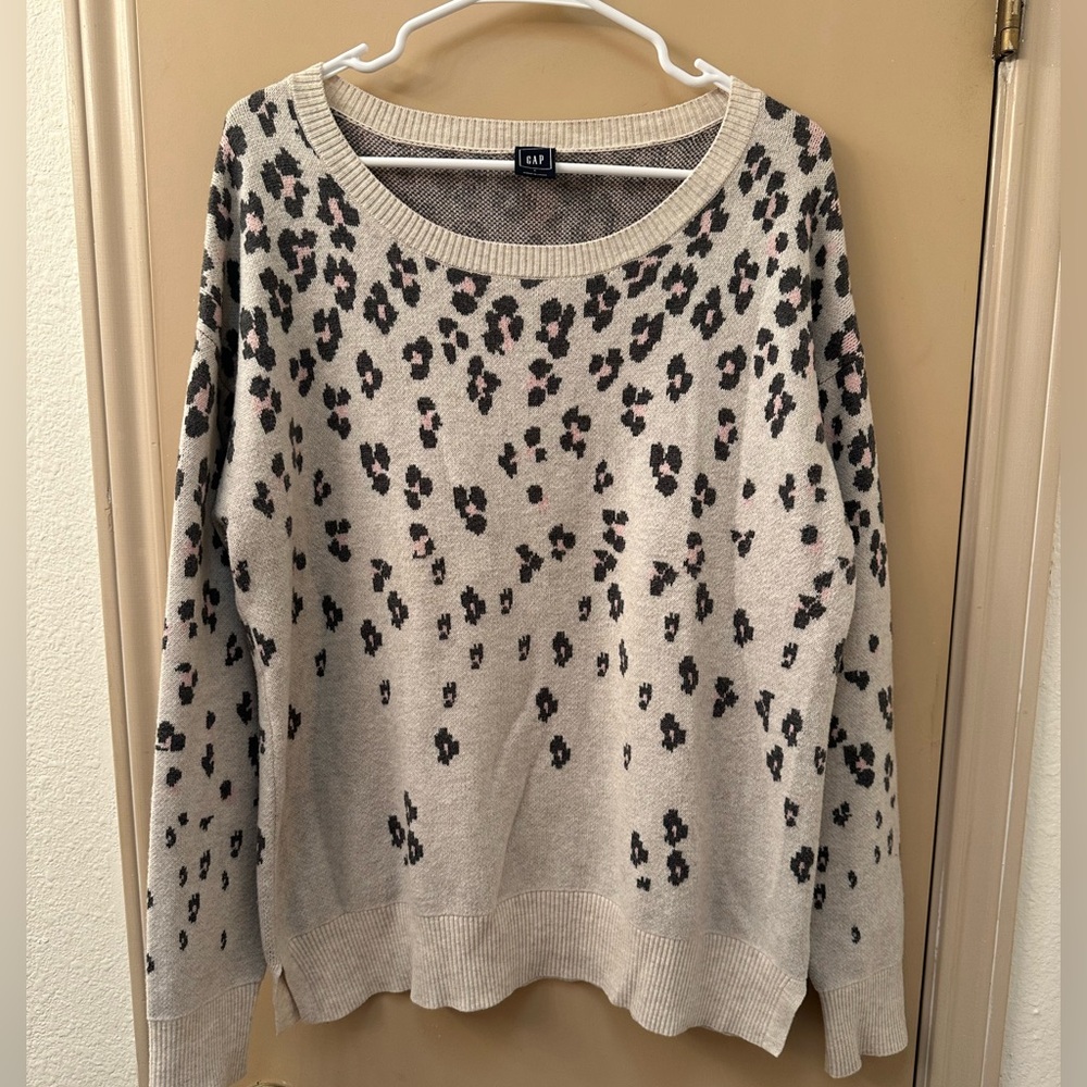 GAP Women's Animal Print Sweater - Cream and Black